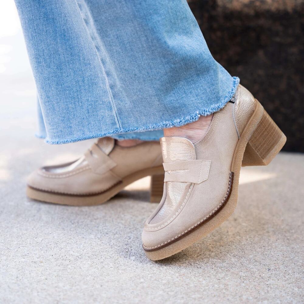 DorKing by Fluchos Heeled Penny Loafer Women's Size 7.5 Tan Chunky Heel Shoes